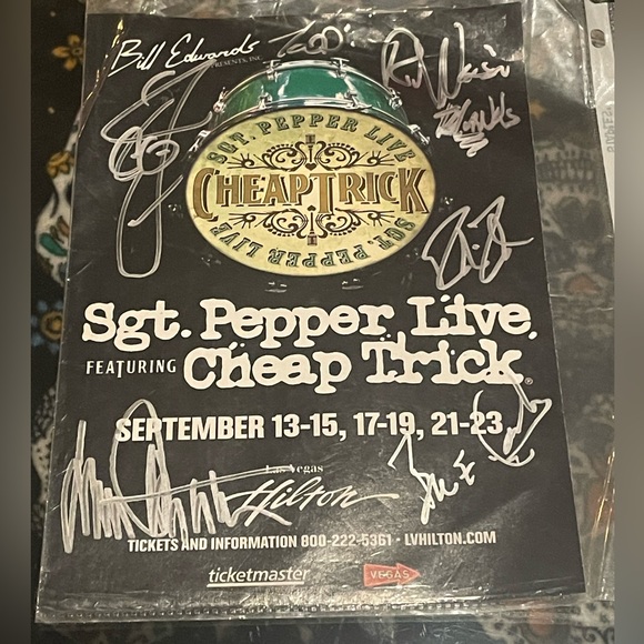 CHEAP TRICK Autographed Memorabilia‼️VERIFIED‼️1-OF-1‼️PRISTINE CONDITION‼️ - Picture 3 of 13